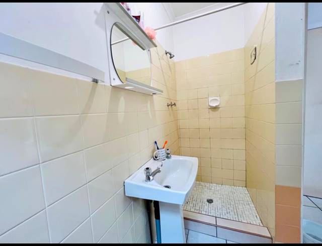 3 BEDROOM HOUSE FOR SALE IN BISLEY